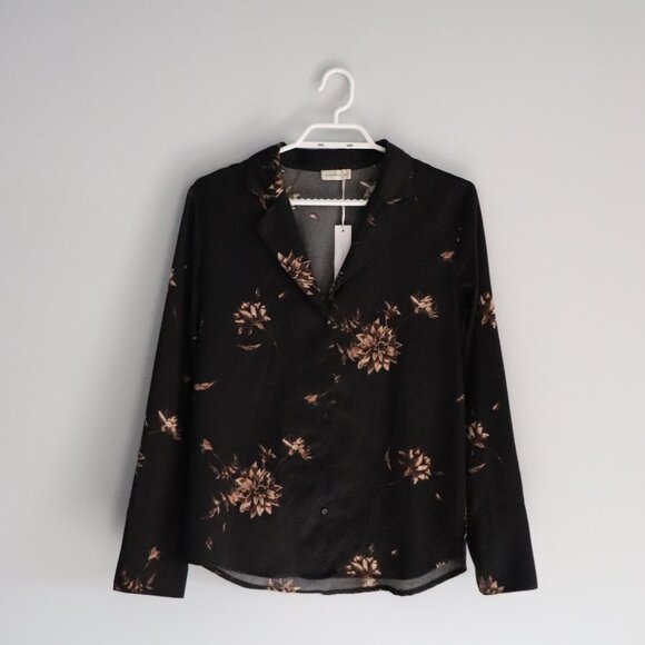 Gentle Fawn Tops - NWT Gentle Fawn Satin Black XS Simone Luxe Floral Buttoned V-Neck Office‎ Blouse